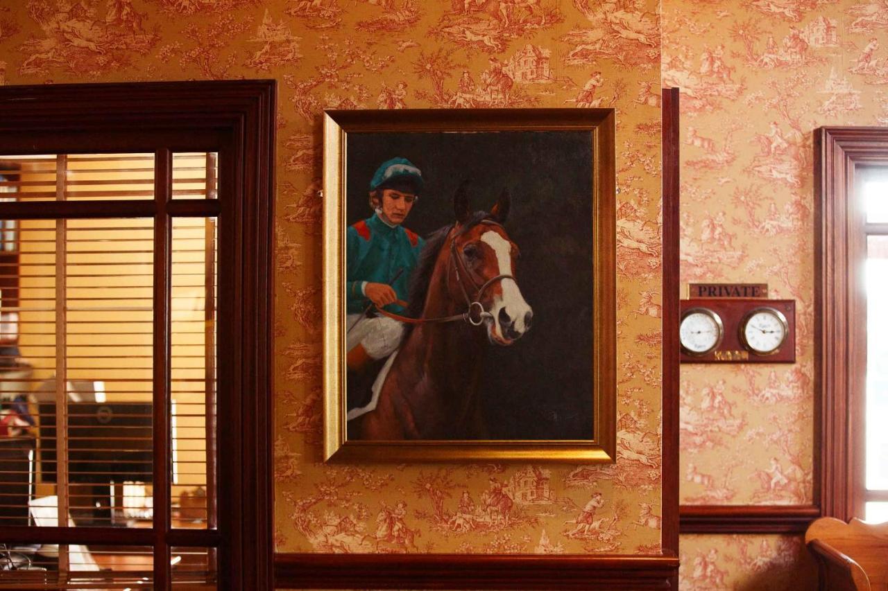 Horse & Jockey Hotel Хорс-энд-Джокі Екстер'єр фото